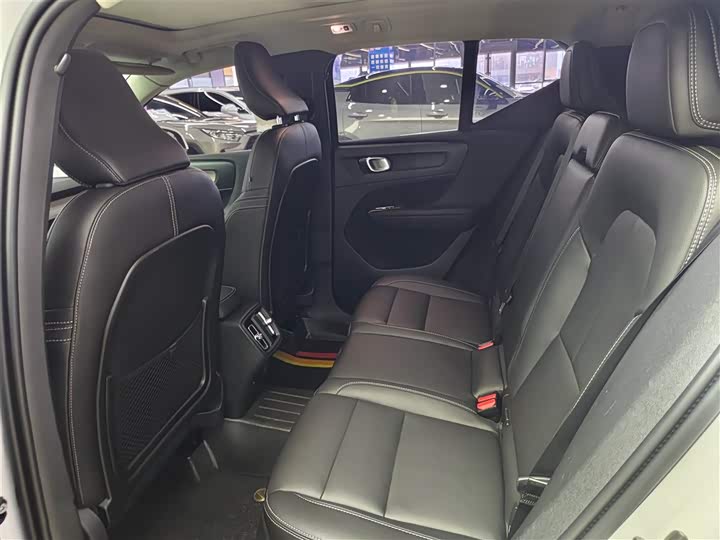 Volvo XC40 2021 T 3 — фото 11