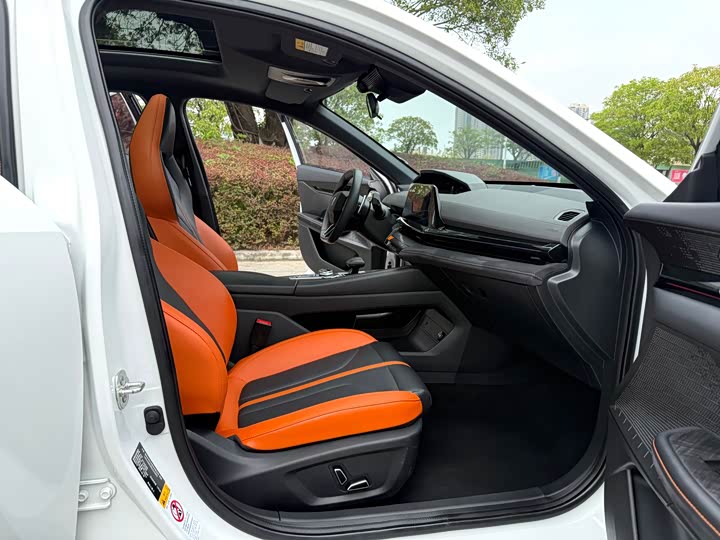 Changan UNI-V 2024 1.5 T Sport — фото 12