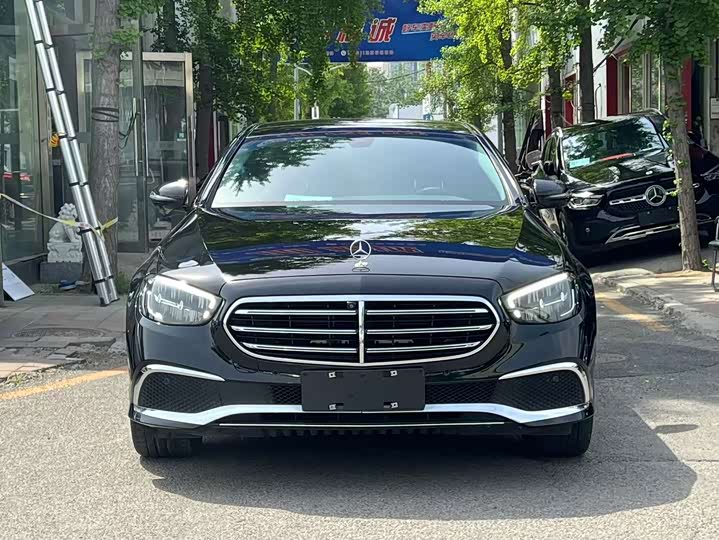 Mercedes-Benz E-Class 2022 E 300 L Luxury — фото 2