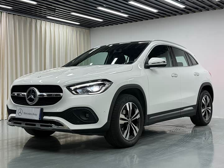 Mercedes-Benz GLA 2020 GLA 200 — фото 1