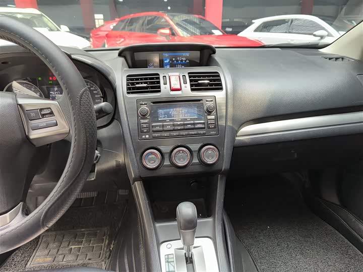 Subaru XV 2014 2.0i — фото 9