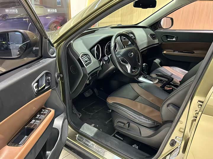 Trumpchi GS5 Super 2015 2.0 L AT 2 WD — фото 8
