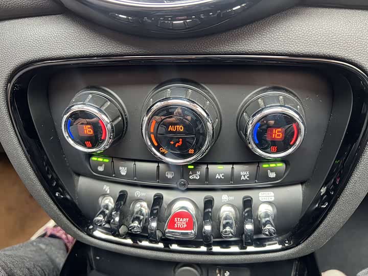 MINI Clubman — фото 14