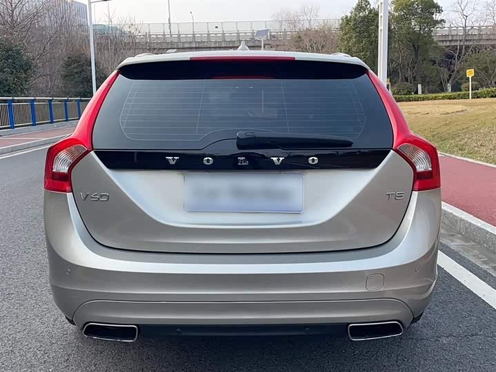 Volvo V60 2015 T 5 — фото 13