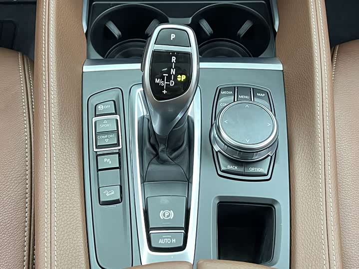 BMW X6 2018 x Drive 35i Leading — фото 24