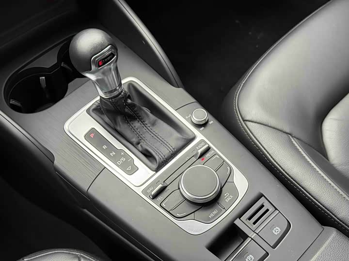 Audi A3 2016 Sportback 35 TFSI — фото 5