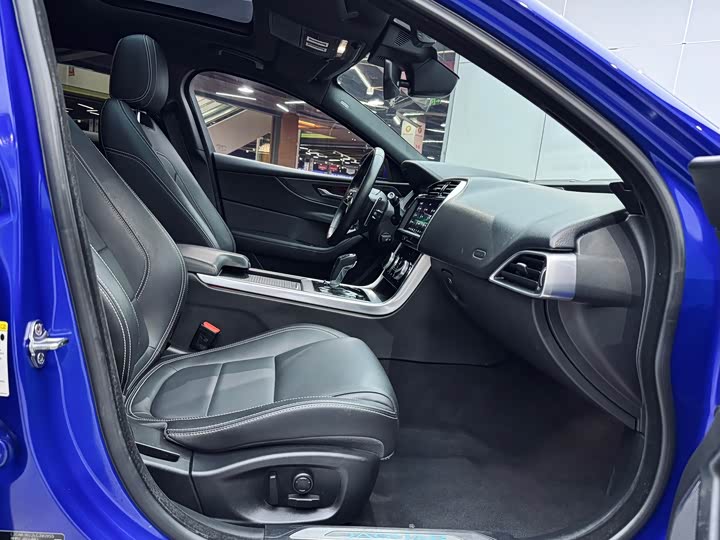 Jaguar XEL 2020 2.0 T 200 PS R-DYNAMIC — фото 16