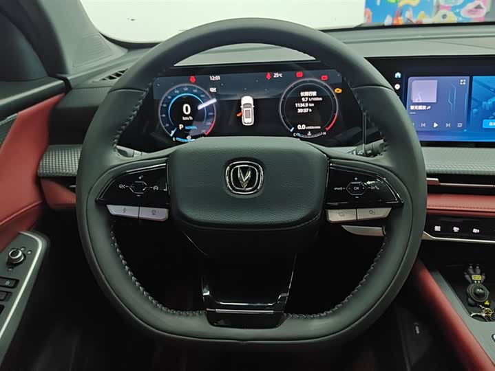 Changan CS75 PLUS 2022 2.0 T ATPremium — фото 15