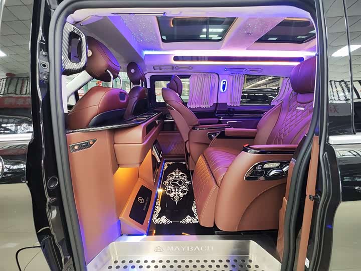 Mercedes-Benz V-Class 2018 V 260 L VI — фото 11