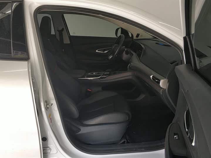 Changan UNI-T 2020 1.5 T Premium — фото 8