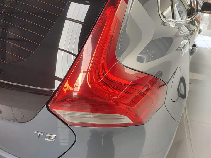 Volvo V40 2018 T 3 — фото 8