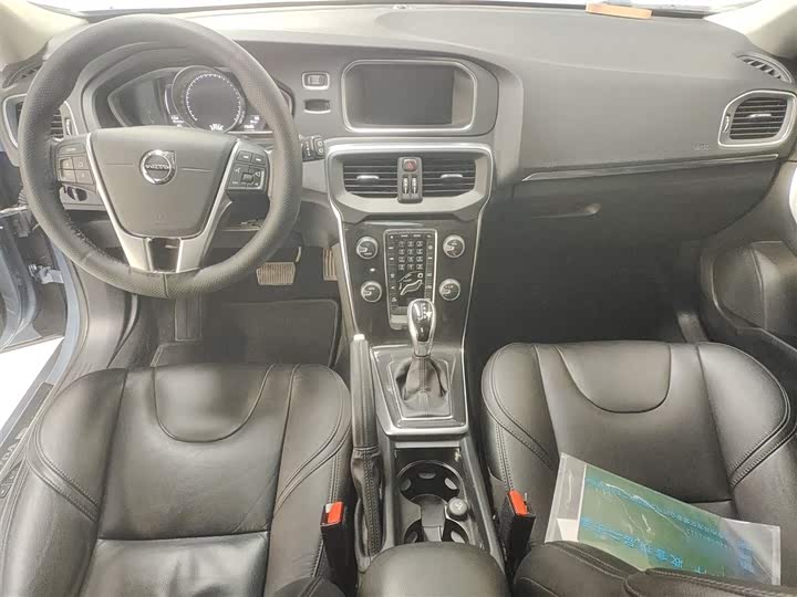 Volvo V40 2018 T 3 — фото 10