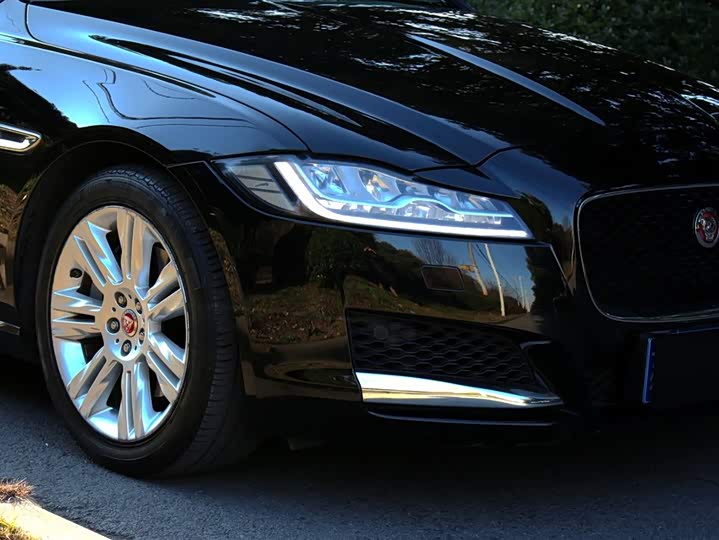 Jaguar XFL 2018 XFL 2.0 T 250 PS — фото 17