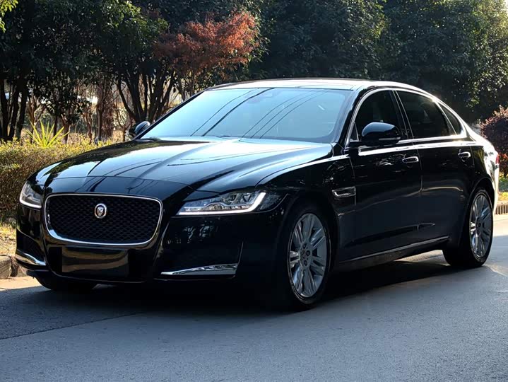 Jaguar XFL 2018 XFL 2.0 T 250 PS — фото 1