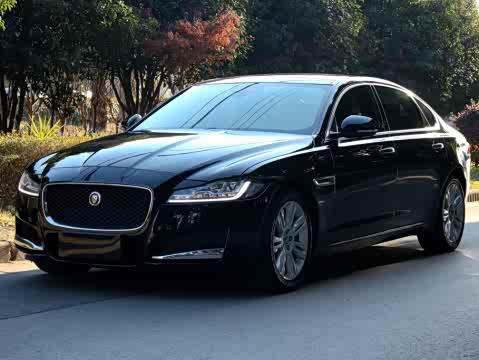 Jaguar XFL 2018 XFL 2.0 T 250 PS — фото 19