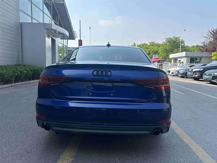 Audi A4L 2018 30 40 TFSI — фото 6