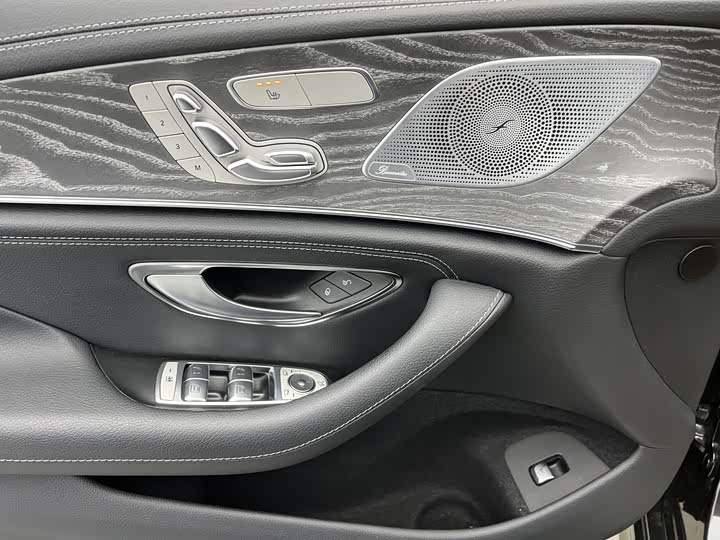 Mercedes-Benz CLS 2021 CLS 300 Luxury — фото 5