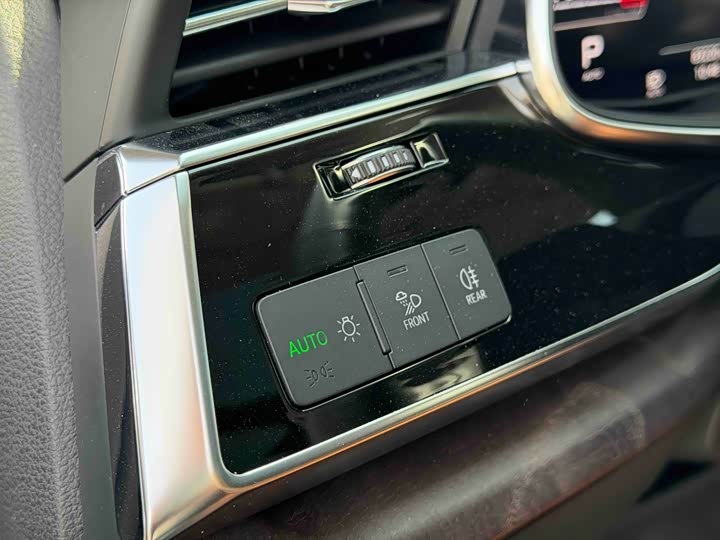 Audi Q8 2019 55 TFSI — фото 12