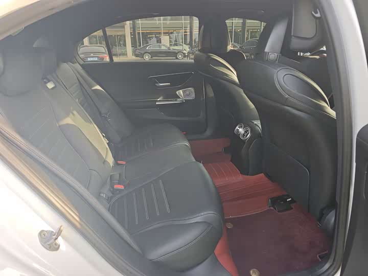 Mercedes-Benz C-Class 2023 C 200 L — фото 19