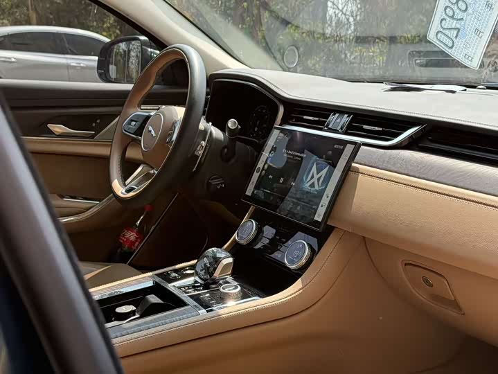 Jaguar XFL 2024 2.0 T P 250 2 WD — фото 9