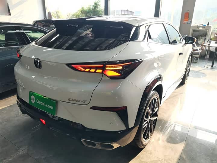Changan UNI-T 2023 1.5 T Premium — фото 7
