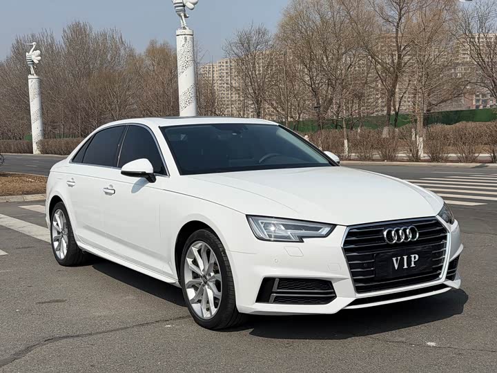 Audi A4L 2018 30 40 TFSI — фото 2