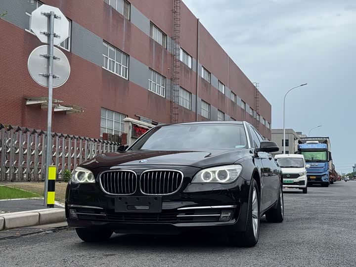 BMW 7 Series 730Li — фото 3