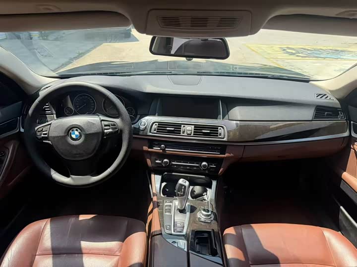 BMW 5 Series 525Li продвинутая — фото 6