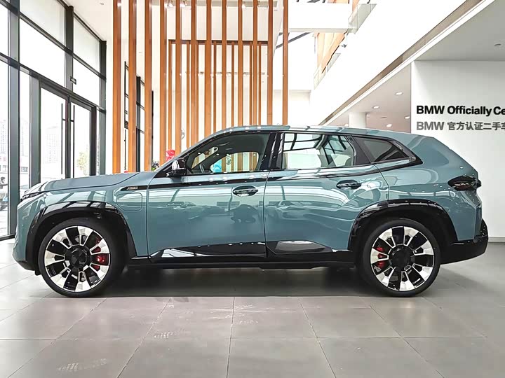 BMW XM 2023 Base — фото 17