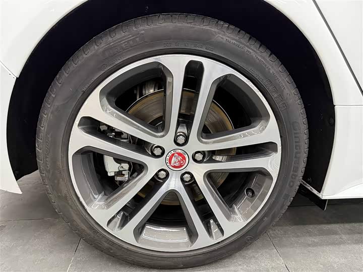 Jaguar XEL 2021 2.0 T 250 PS R-DYNAMIC S — фото 9