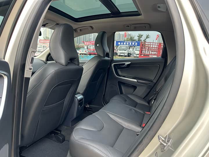 Volvo XC60 2017 T 5 AWD — фото 7
