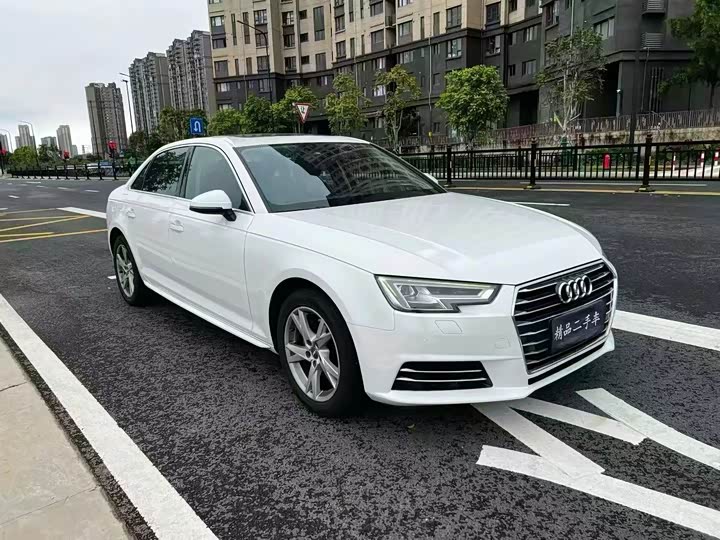 Audi A4L 30 40 TFSI базовая — фото 3