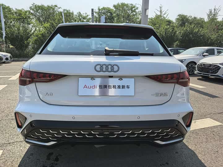 Audi A3 2025 Sportback 35 TFSI — фото 13
