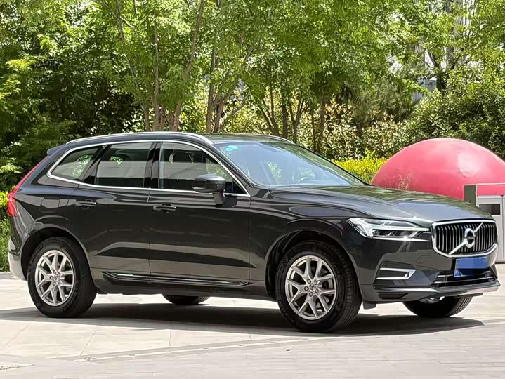 Volvo XC60 2020 T 5 4 WD — фото 3