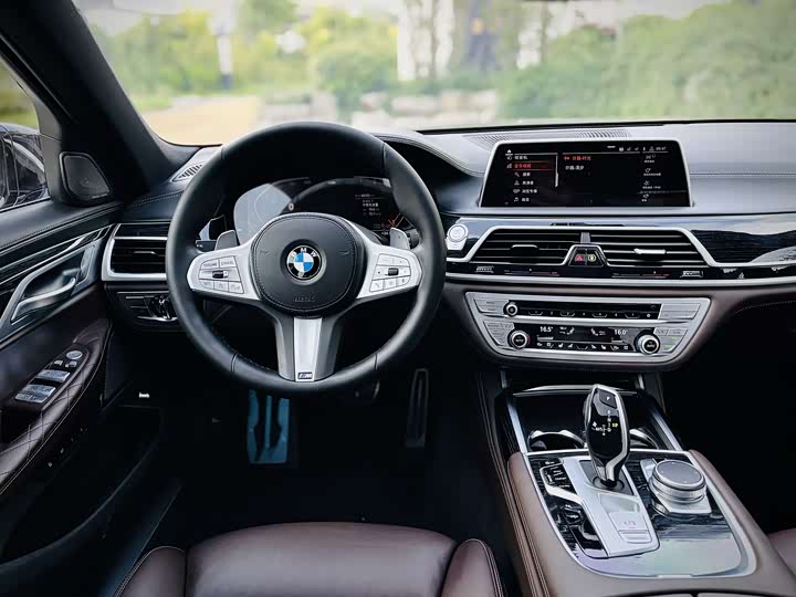 BMW 7 Series — фото 9