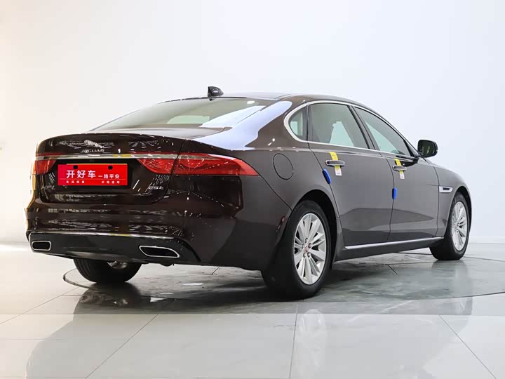 Jaguar XFL 2017 XFL 2.0 T 240 PS — фото 3