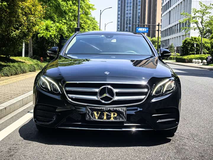 Mercedes-Benz E-Class 2019 E 300 L — фото 2