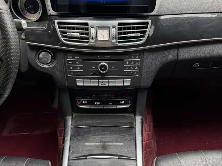 Mercedes-Benz E-Class 2015 E 260 L Sport — фото 12