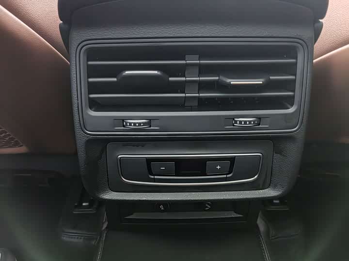Audi Q7 2024 45 TFSI quattro S line Sport — фото 24