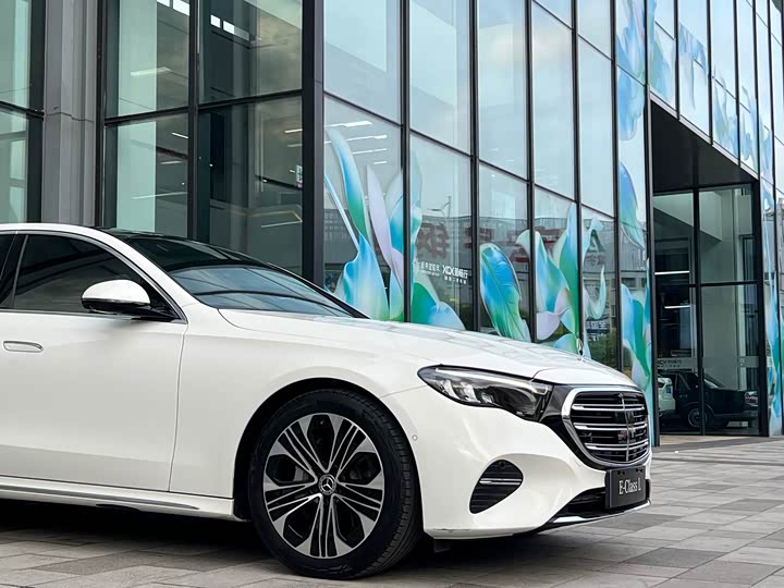 Mercedes-Benz E-Class 2025 E 300 L Luxury — фото 7
