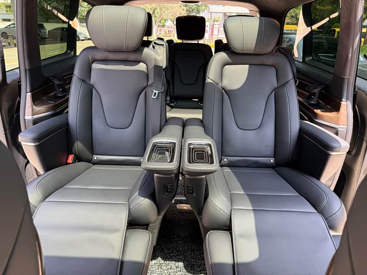 Mercedes-Benz V-Class 2022 V 260 L — фото 12
