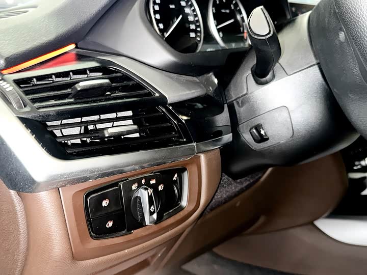 BMW X5 2017 x Drive 35i Leading — фото 14
