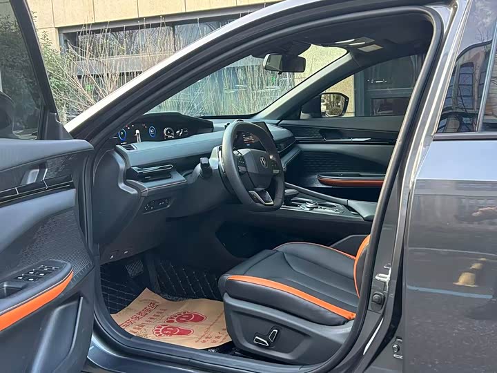 Changan UNI-V 2023 1.5 T Premium — фото 5
