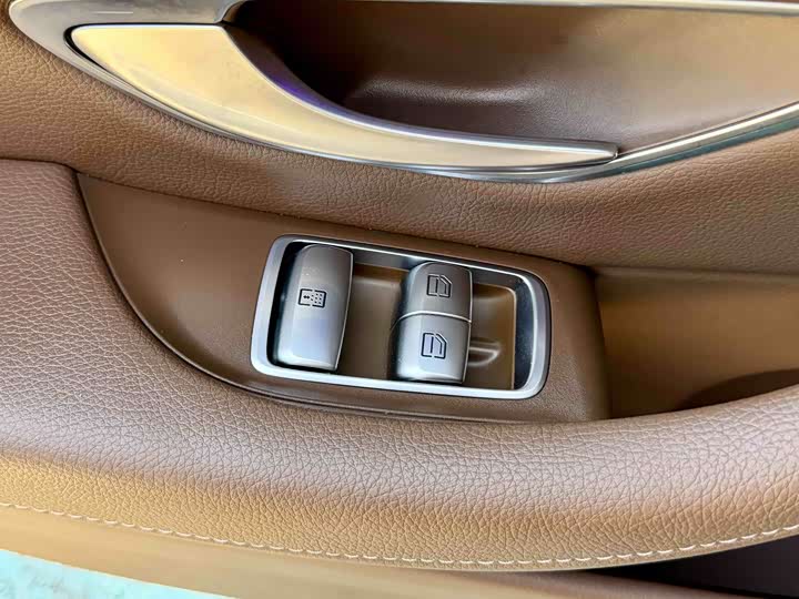 Mercedes-Benz E-Class 2022 E 300 L — фото 22