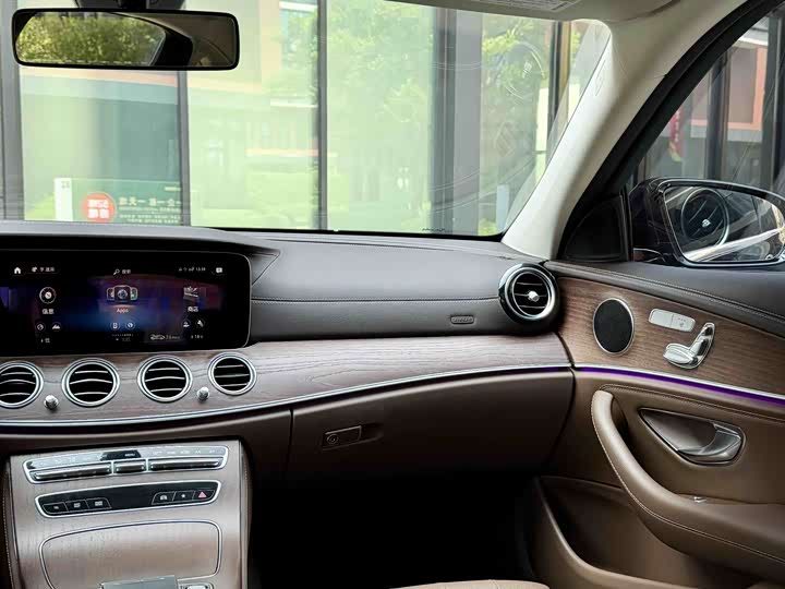 Mercedes-Benz E-Class 2022 E 300 L — фото 18