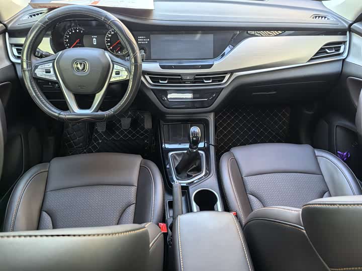 Changan CS35 PLUS 2019 1.6 L MT — фото 8