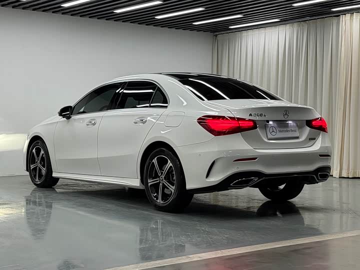 Mercedes-Benz A-Class 2024 A 200 L — фото 19