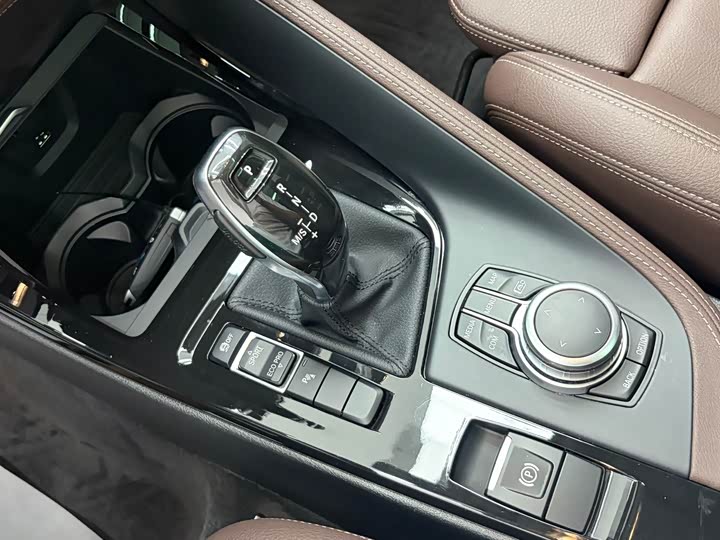BMW X1 sDrive20Li премиум — фото 14
