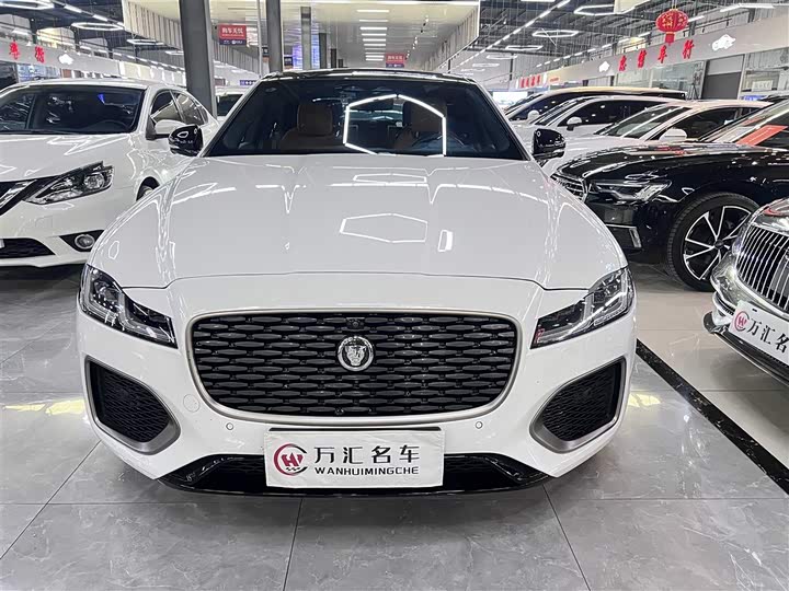 Jaguar XFL 2024 2.0 T P 300 4 WD — фото 1