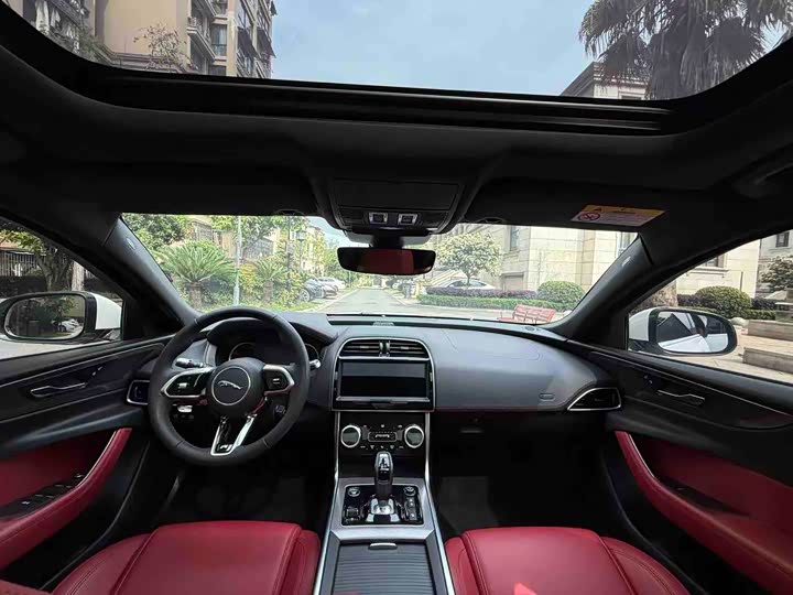 Jaguar XEL 2020 2.0 T 200 PS R-DYNAMIC S — фото 9